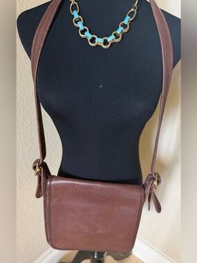 Vintage Coach Brown Leather Crossbody Bag - Classic Women’s Shoulder Bag